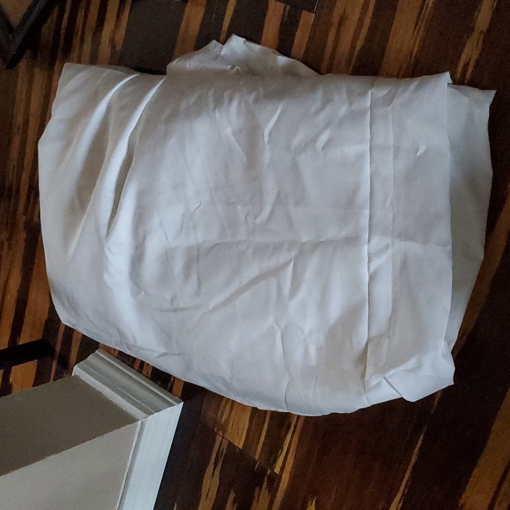 Full/queen bedskirt
